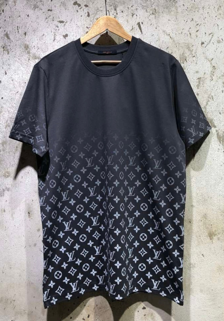 Louis Vuitton T-Shirt Standard size [ Master Quality]